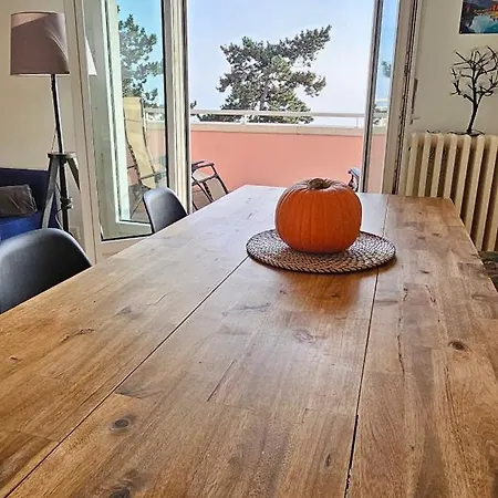 Habitación en casa particular Bedrooms Floor With Beautiful View Lausana